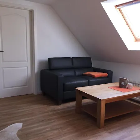 Ferienhaus In Glutzow-hof Mit Privatem Garten * 坡瑟利特兹