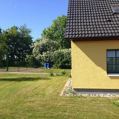 Ferienhaus In Glutzow-hof Mit Privatem Garten 坡瑟利特兹