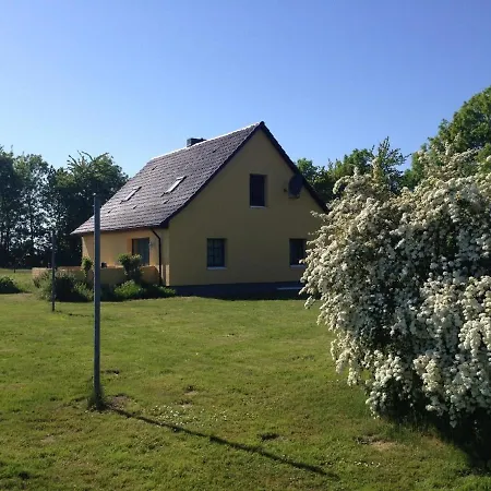 度假居 Ferienhaus In Glutzow-hof Mit Privatem Garten 坡瑟利特兹