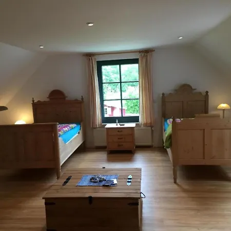 Ferienhaus In Glutzow-hof Mit Privatem Garten